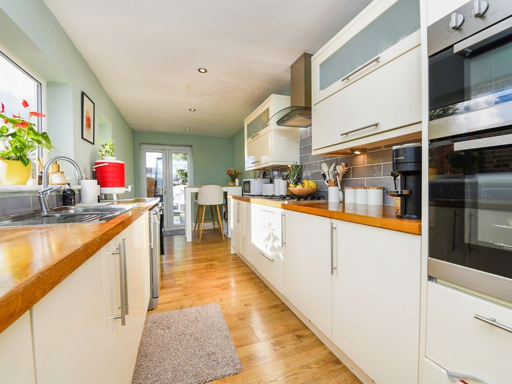 3 bed semi-detached house for sale in Mill Road, Maldon CM9, £260,000