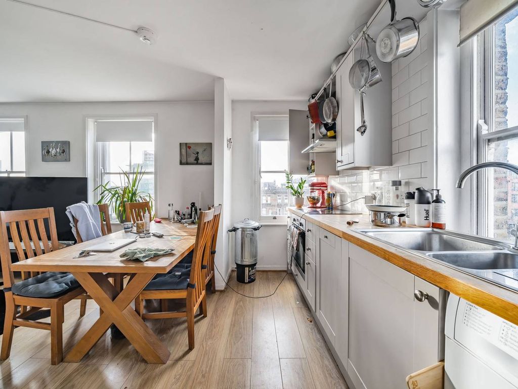 1 bed flat for sale in Brixton Road, Brixton, London SW9, £375,000