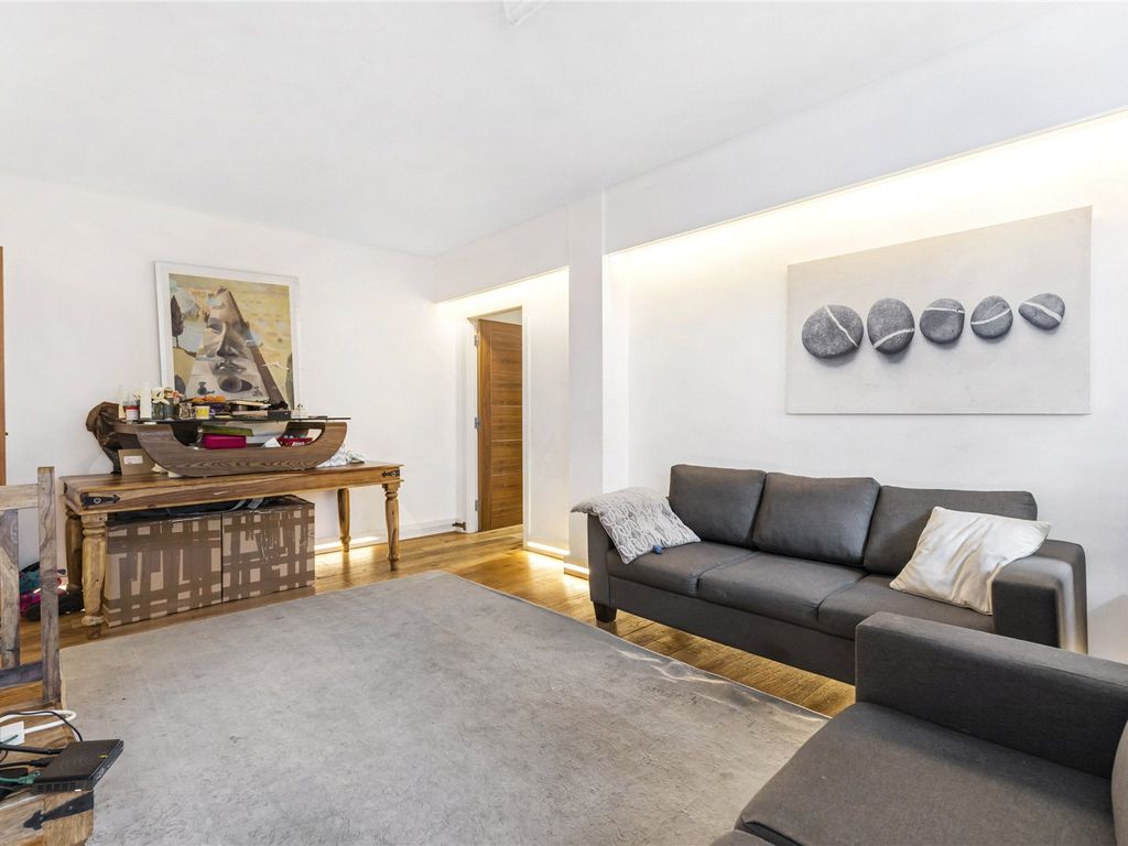2 bed flat for sale in Portsea Hall, Portsea Place W2, £725,000
