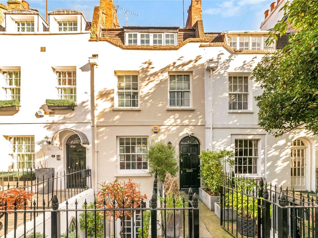 3 bed terraced house to rent in Montpelier Walk, Knightsbridge, London SW7, £12,750 pcm