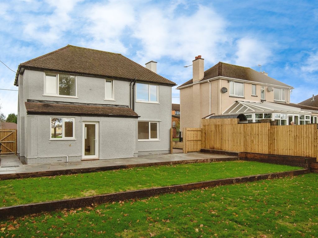 4 bed detached house for sale in Gelligaer Road, Trelewis, Treharris CF46, £385,000