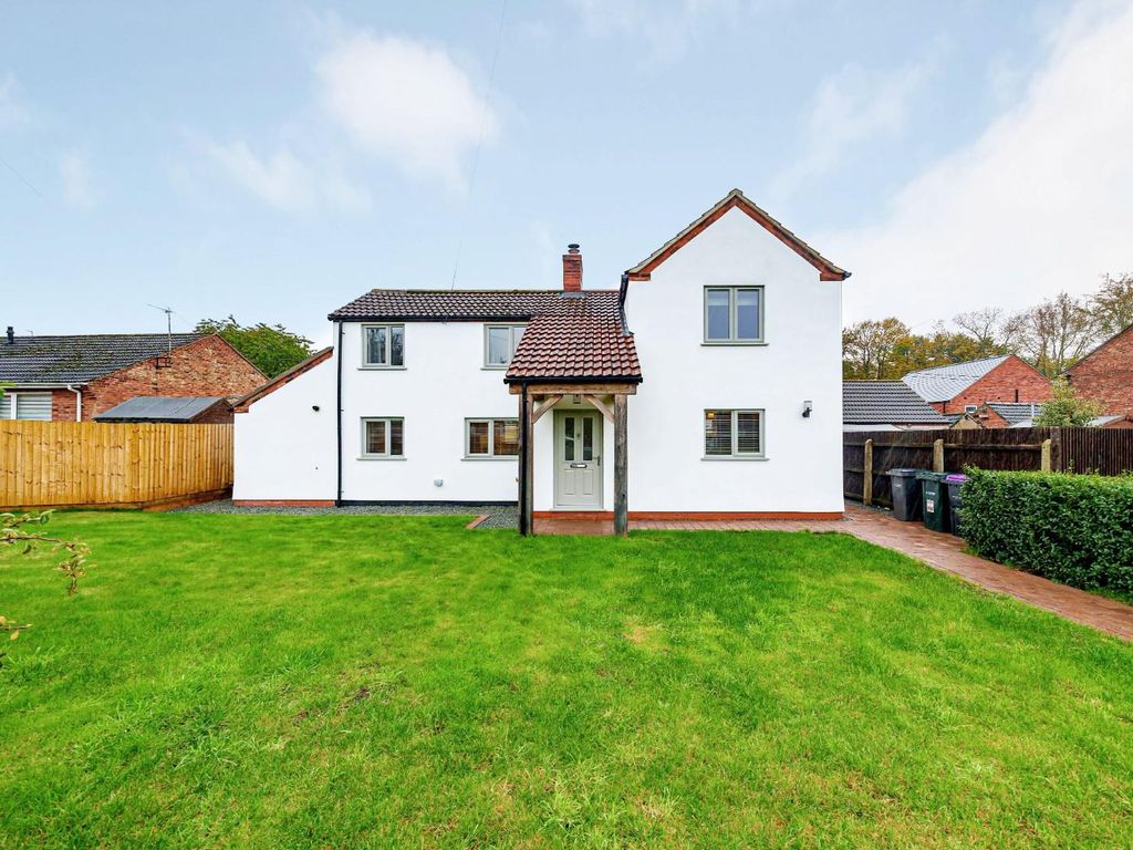 2 bed cottage for sale in Spilsby Road, Horncastle LN9, £260,000