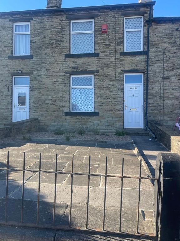 3 bed terraced house to rent in Huddersfield Road, Bradford BD12, £750 pcm