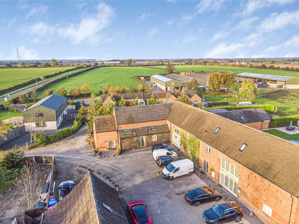 3 bed property for sale in Wigginton, Tamworth, Staffordshire B79, £575,000