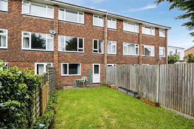 4 bed property to rent in Hemsley Court, Guildford GU2, £1,800 pcm