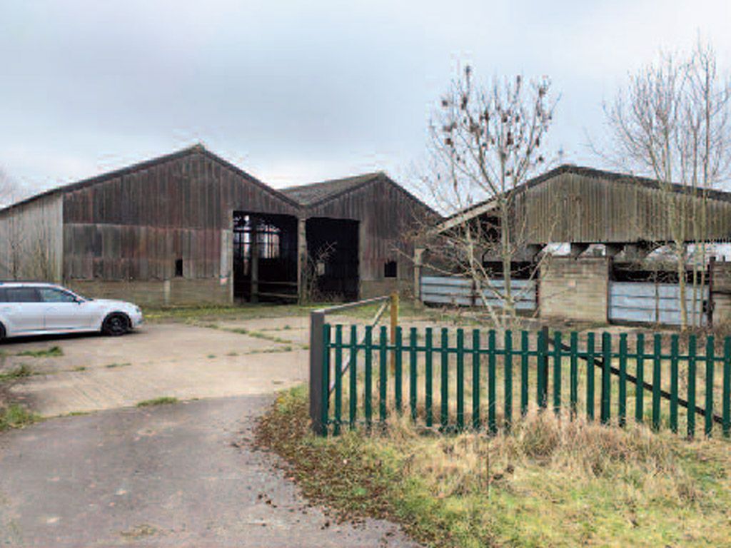 Light industrial to let in Lacey Green, Princes Risborough HP27, £5,261 pa