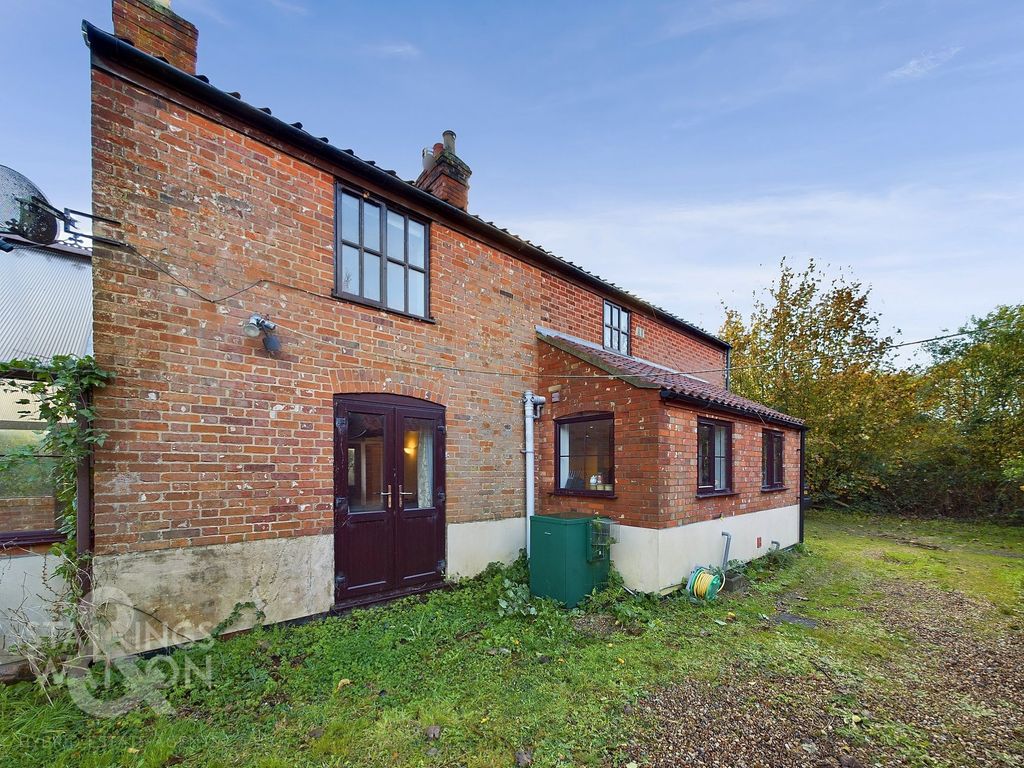 3 bed cottage for sale in Acle Road, Moulton St. Mary, Norwich NR13, £375,000