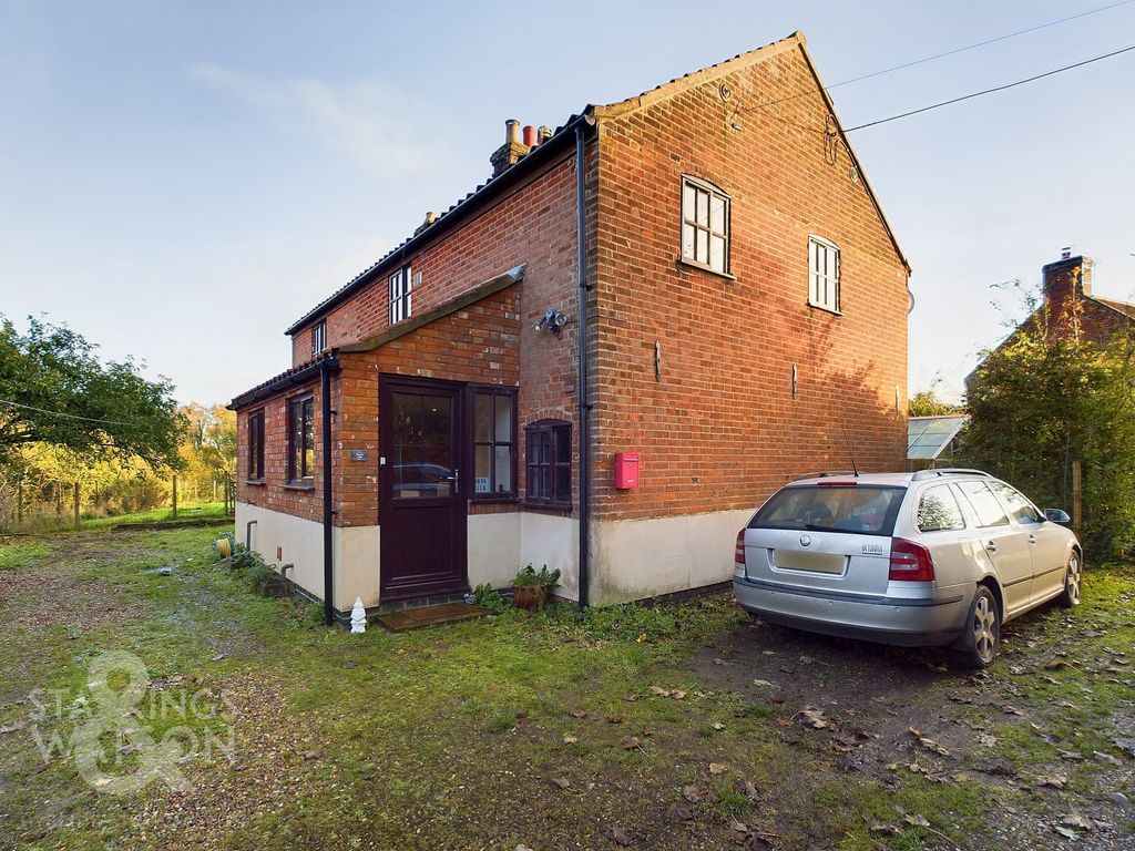 3 bed cottage for sale in Acle Road, Moulton St. Mary, Norwich NR13, £375,000