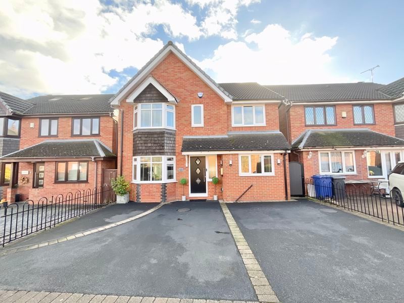 4 bed detached house for sale in Brackenberry, Newcastle-Under-Lyme ST5, £330,000