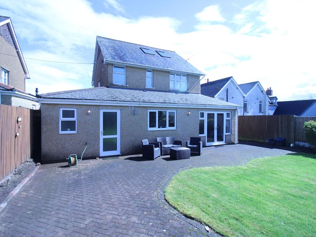 4 bed detached house for sale in Newport Road, New Inn NP4, £435,000