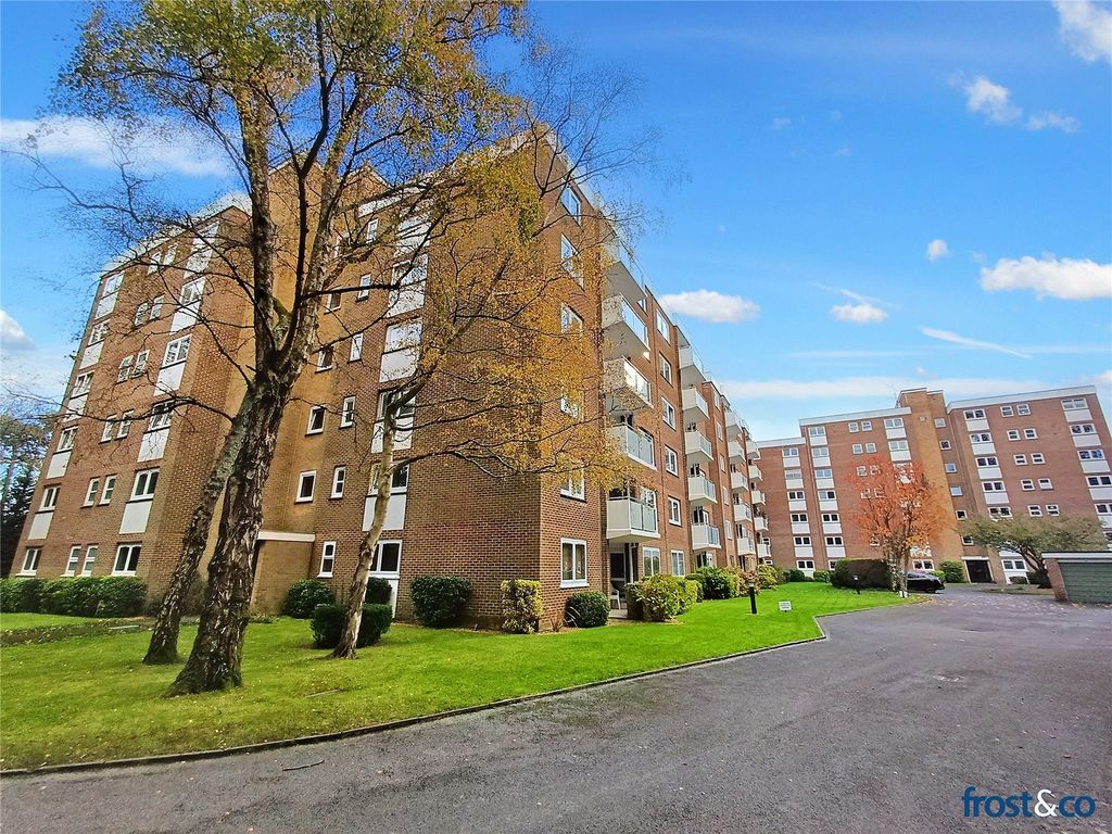 2 bed flat for sale in The Avenue, Branksome Park, Poole, Dorset BH13, £360,000