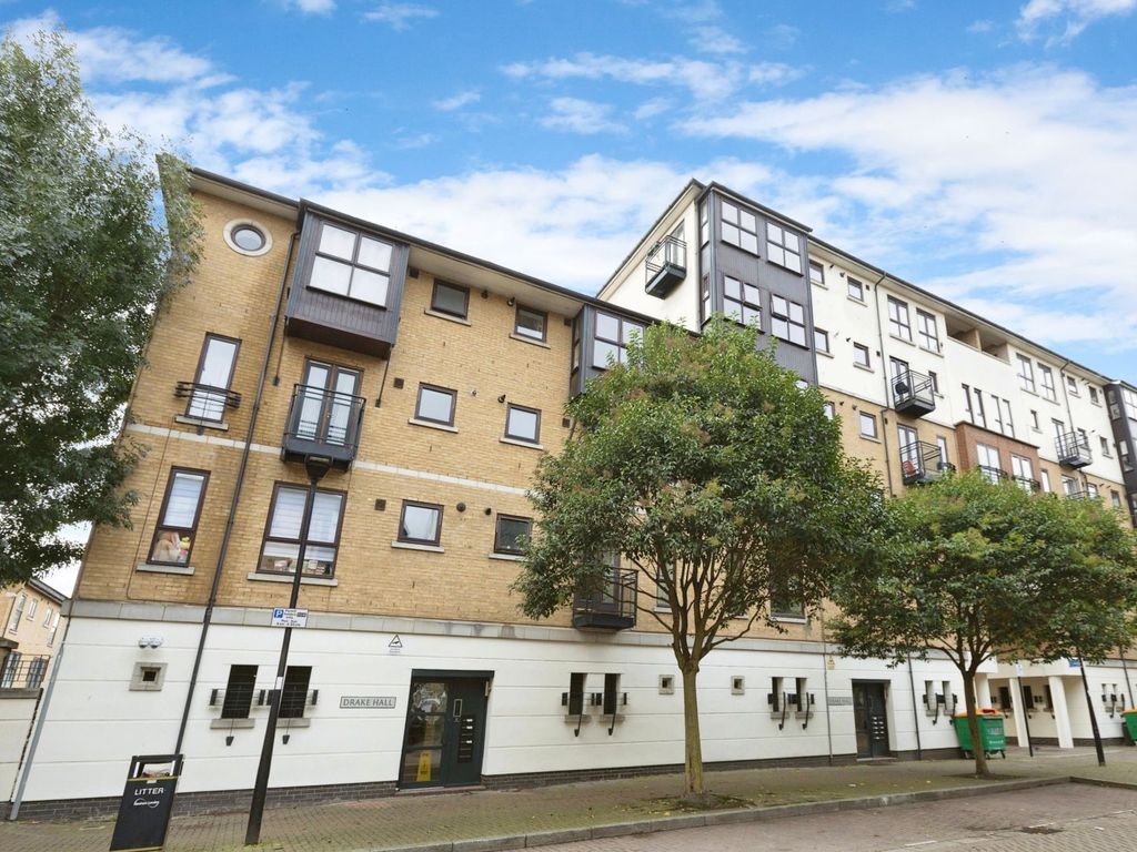 2 bed flat for sale in 14 Wesley Avenue, London E16, £369,000