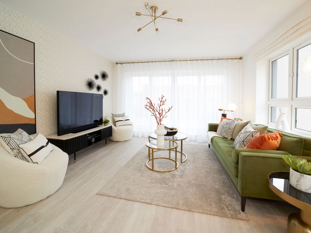 New home, 2 bed flat for sale in Furze Platt Road, Maidenhead SL6, £385,000
