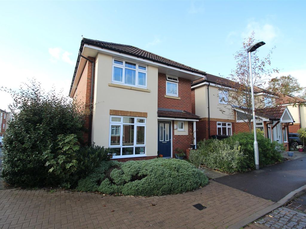 4 bed detached house for sale in Signal Way, Chippenham SN14, £400,000