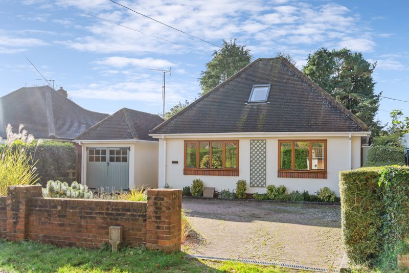 4 bed detached house for sale in Seymour Plain, Marlow SL7, £1,195,000