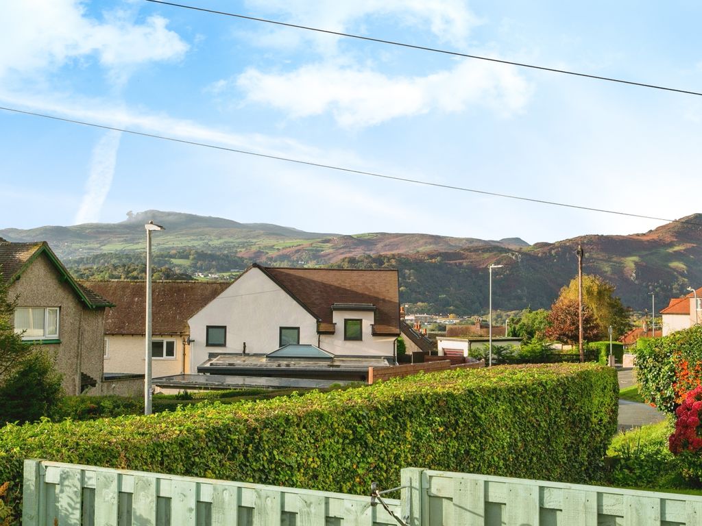 2 bed bungalow for sale in Tan Y Fron, Deganwy, Conwy LL31, £260,000