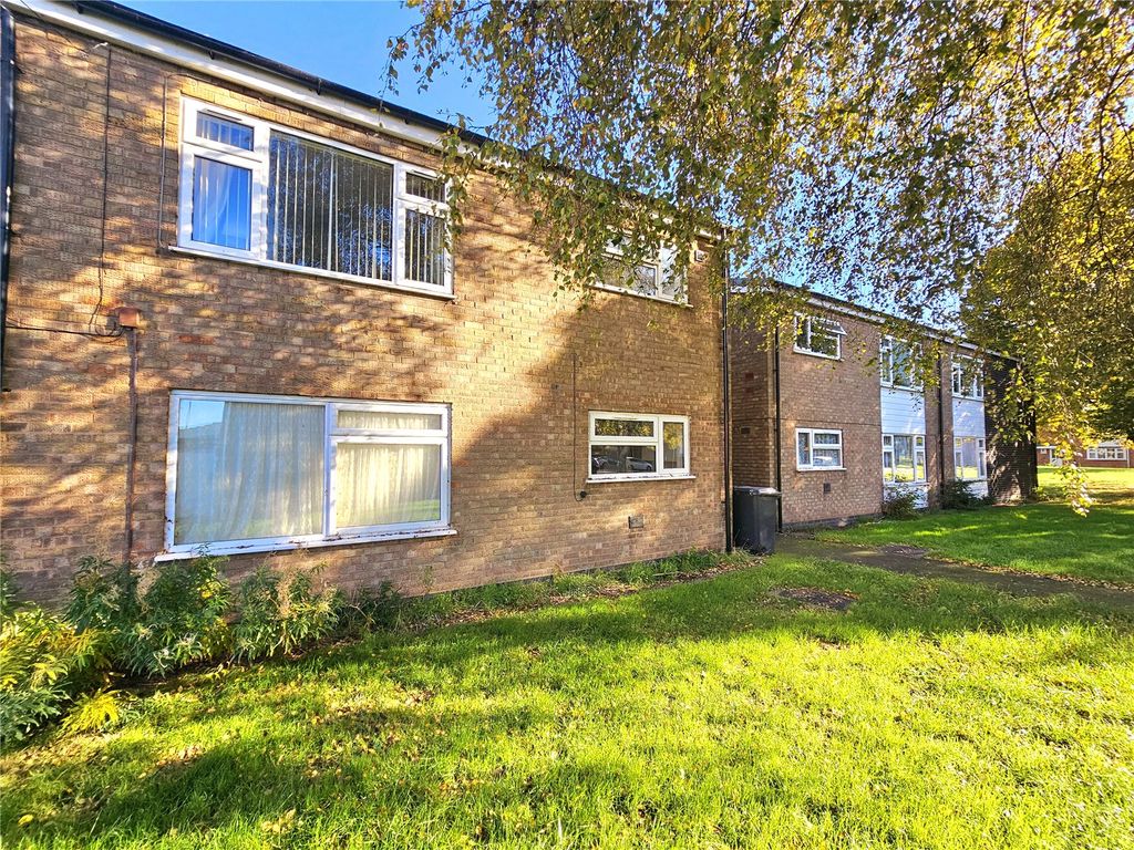 1 bed flat for sale in Oakham Close, Loughborough, Leicestershire LE11, £99,950