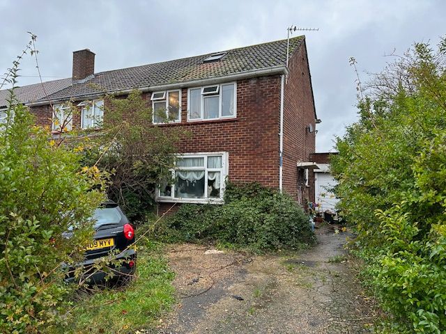 4 bed semi-detached house for sale in Morrison Road, Hayes UB4, £380,000