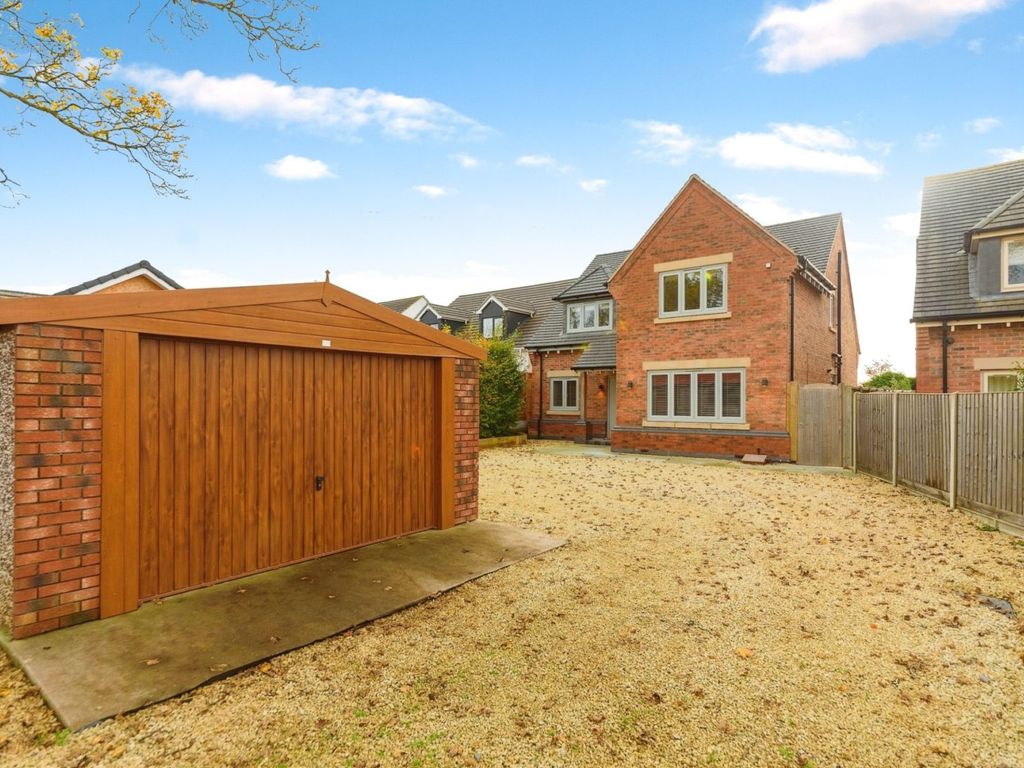4 bed detached house for sale in Uppingham Road, Houghton-On-The-Hill, Leicester LE7, £670,000
