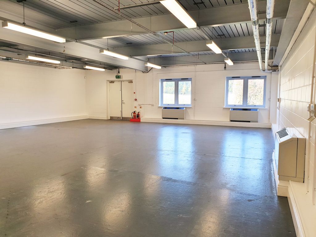 Light industrial to let in Colliery Close, Staveley S43, £9,800 pa
