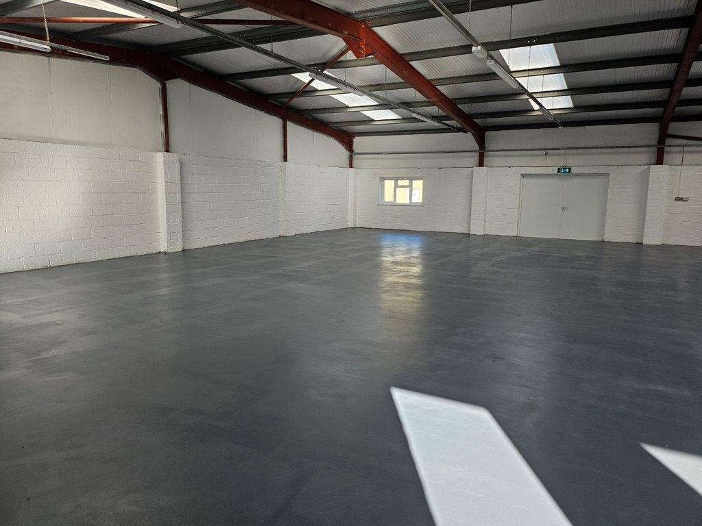 Warehouse to let in Artillery Road, Yeovil BA22, Non quoting