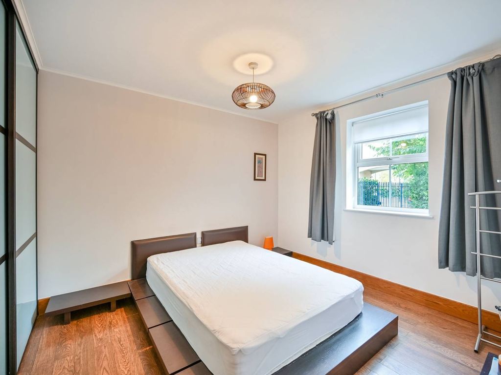 1 bed flat for sale in Lower Kings Road, Kingston, Kingston Upon Thames KT2, £325,000
