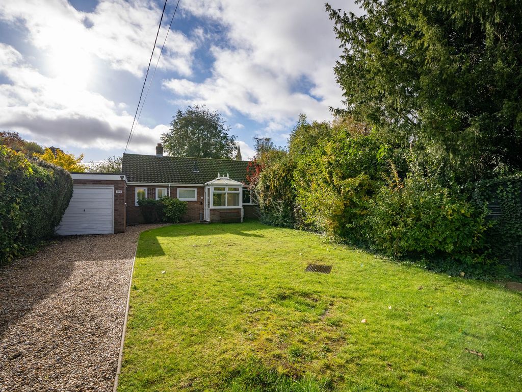 2 bed detached bungalow for sale in Fen End, Willingham CB24, £400,000
