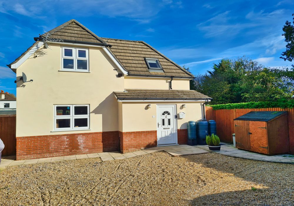 4 bed detached house for sale in Oaklands Mead, Southampton SO40, £495,000