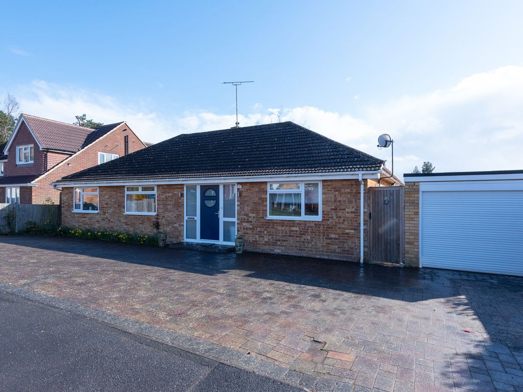 4 bed detached bungalow for sale in College Crescent, College Town, Sandhurst GU47, £540,000