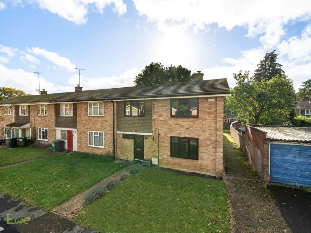 3 bed end terrace house for sale in College Piece, Mortimer, Reading, Berkshire RG7, £340,000