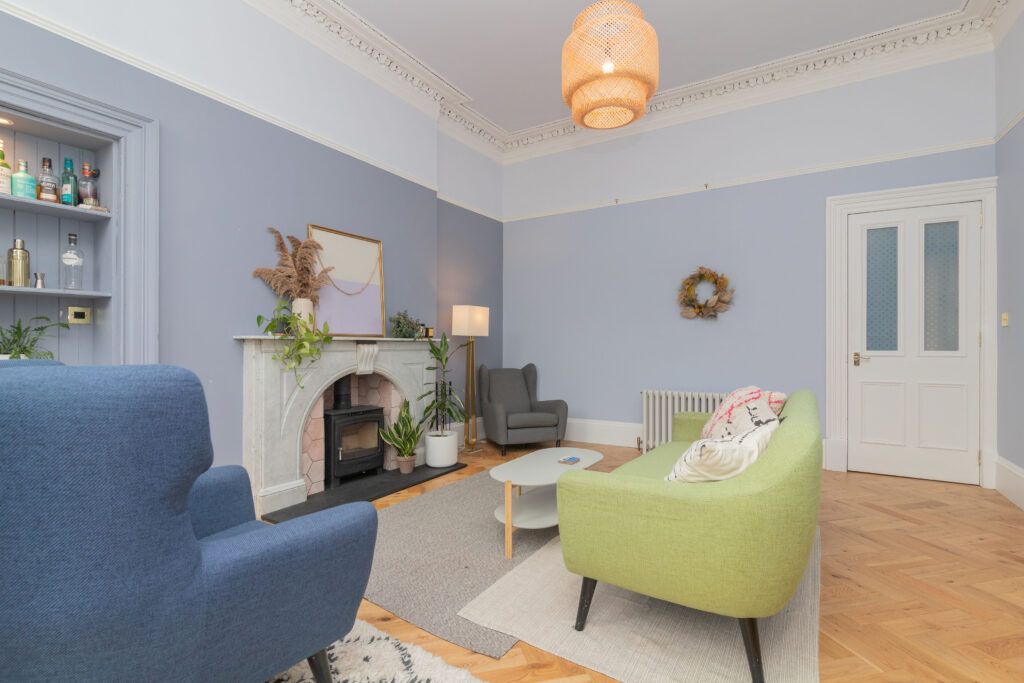 4 bed flat for sale in Broomhill Avenue, Broomhill, Glasgow G11, £365,000