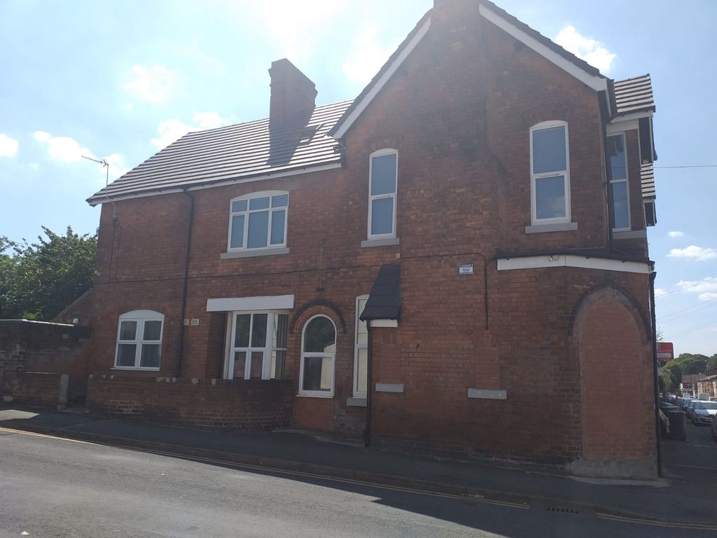 12 bed end terrace house to rent in Lime Street, Wolverhampton WV3, £4,500 pcm