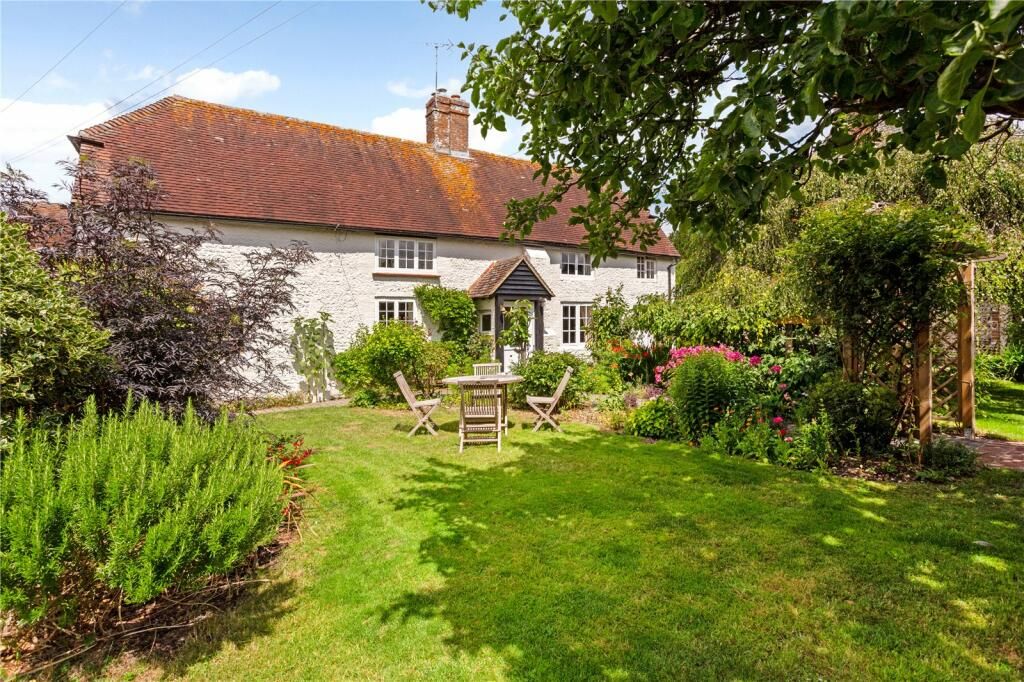 3 bed detached house for sale in Singleton, Chichester PO18, £875,000