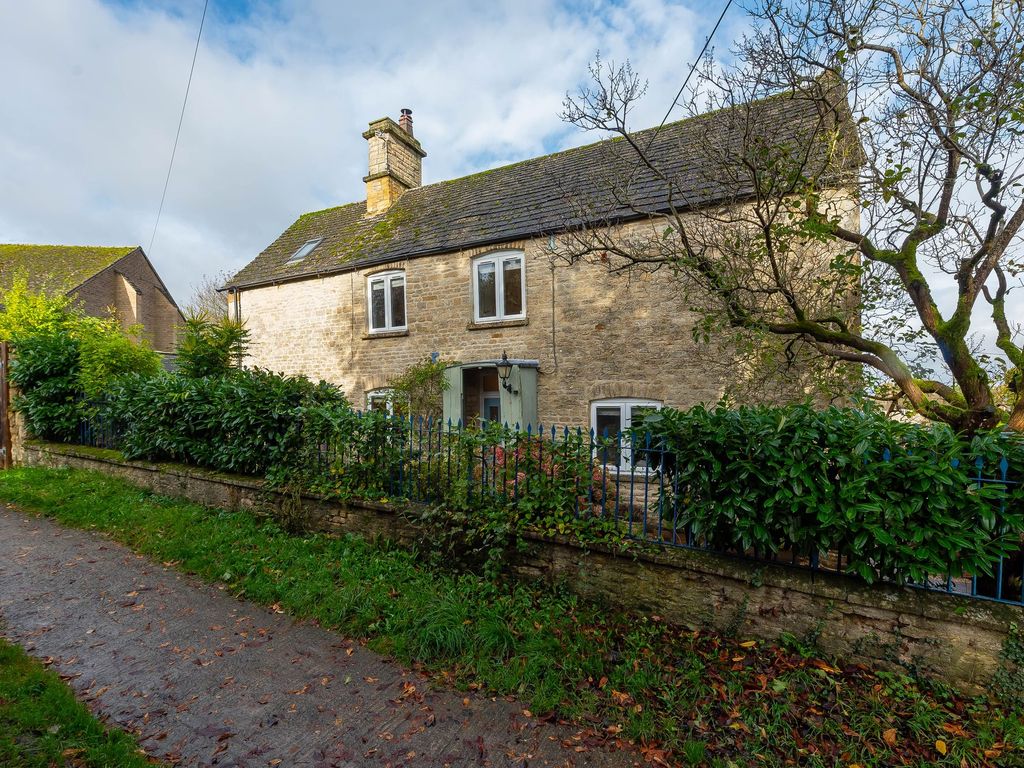 3 bed cottage for sale in School Road, Finstock OX7, £500,000