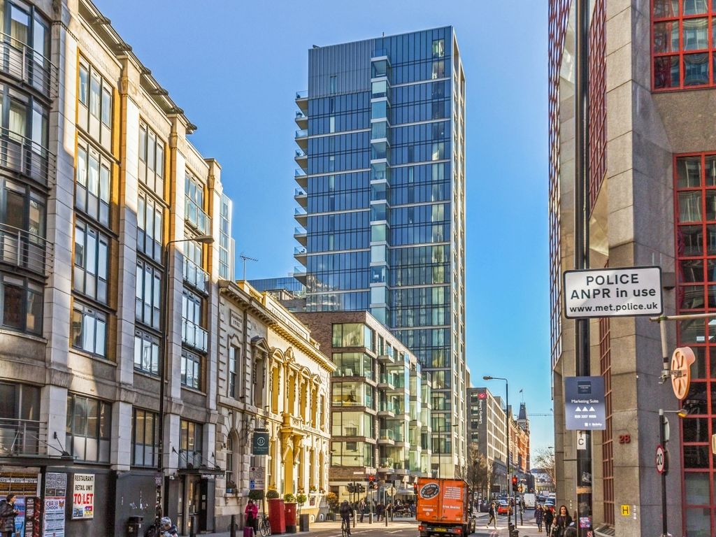 2 bed flat for sale in Cashmere House, Goodman's Fields, Aldgate E1, £1,000,000