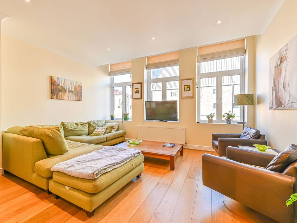 2 bed flat for sale in Brixton Road, Brixton, London SW9, £550,000
