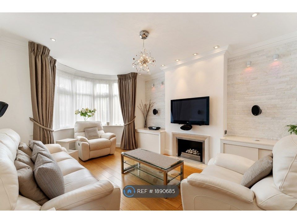3 bed semi-detached house to rent in Harrow Road, Wembley HA0, £2,990 pcm