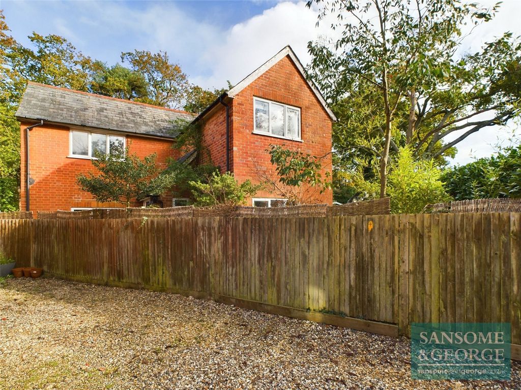 3 bed detached house for sale in Soke Road, Silchester, Reading, Hampshire RG7, £525,000