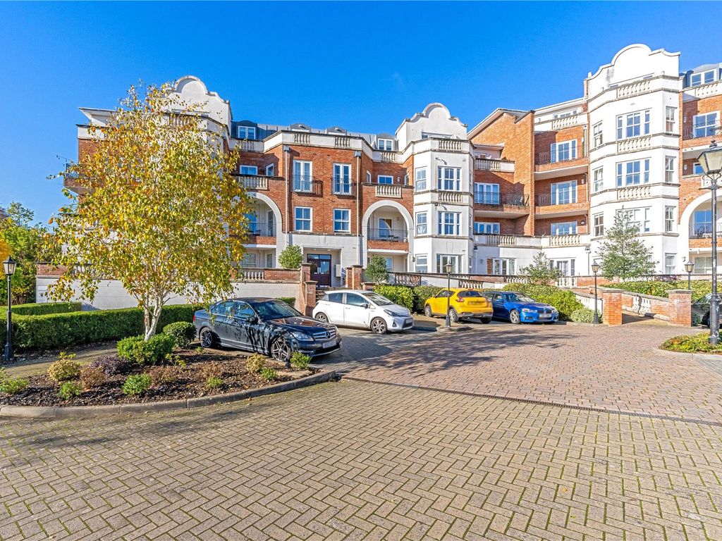 3 bed flat to rent in Burleigh Road, Ascot, Berkshire SL5, £2,200 pcm