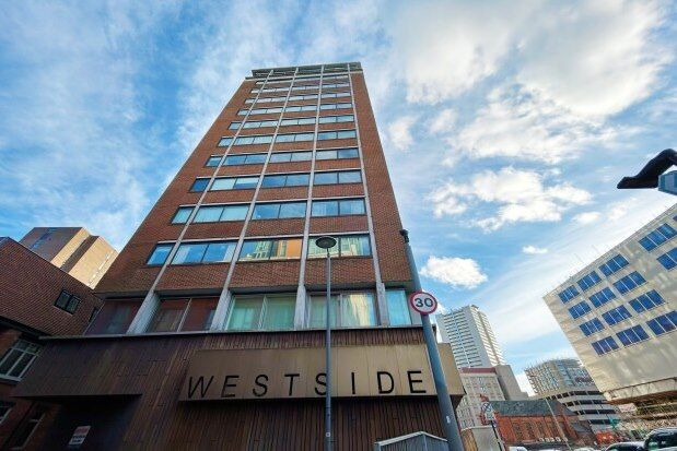 1 bed flat to rent in Westside One, Birmingham B1, £800 pcm