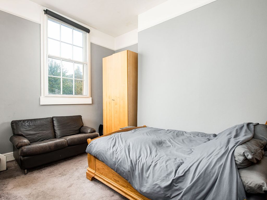 2 bed flat for sale in Bathwick Street, Bath BA2, £550,000
