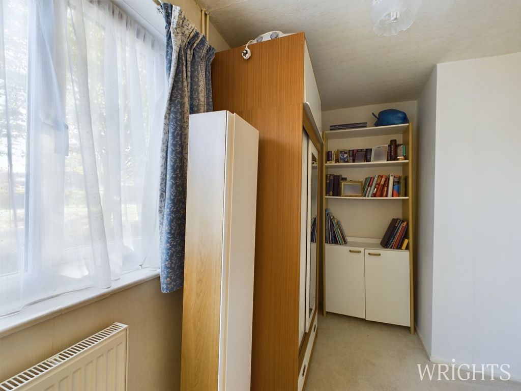 2 bed bungalow for sale in Daniells, Welwyn Garden City AL7, £400,000