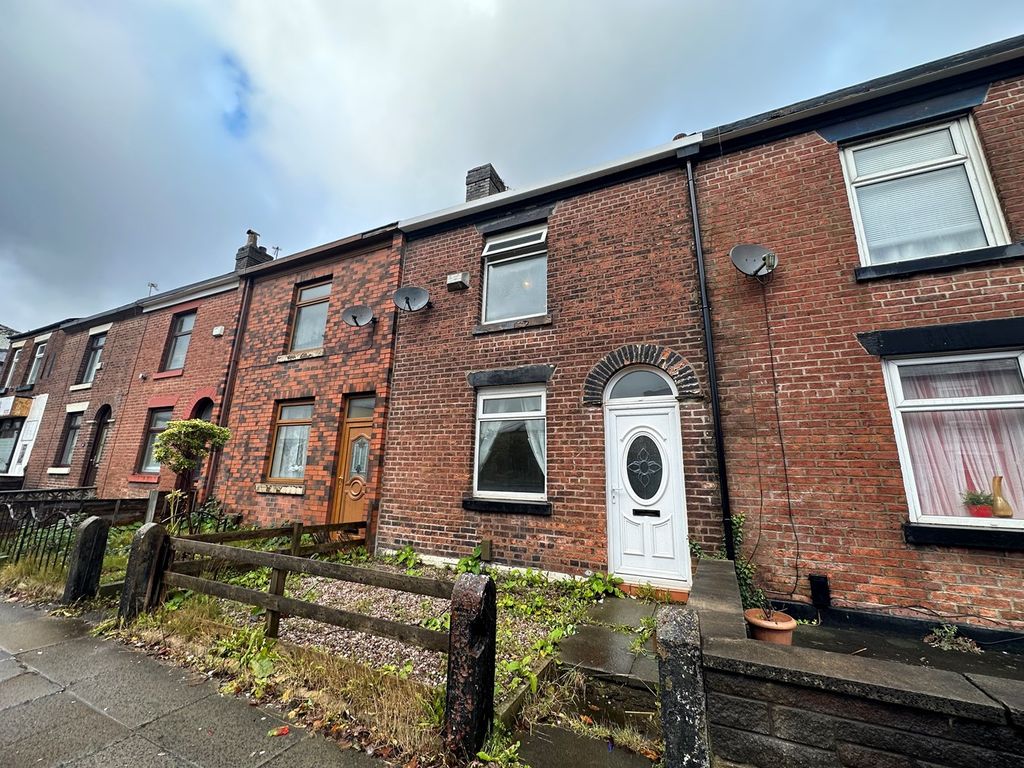 2 bed terraced house to rent in Water Street, Radcliffe, Manchester M26, £795 pcm