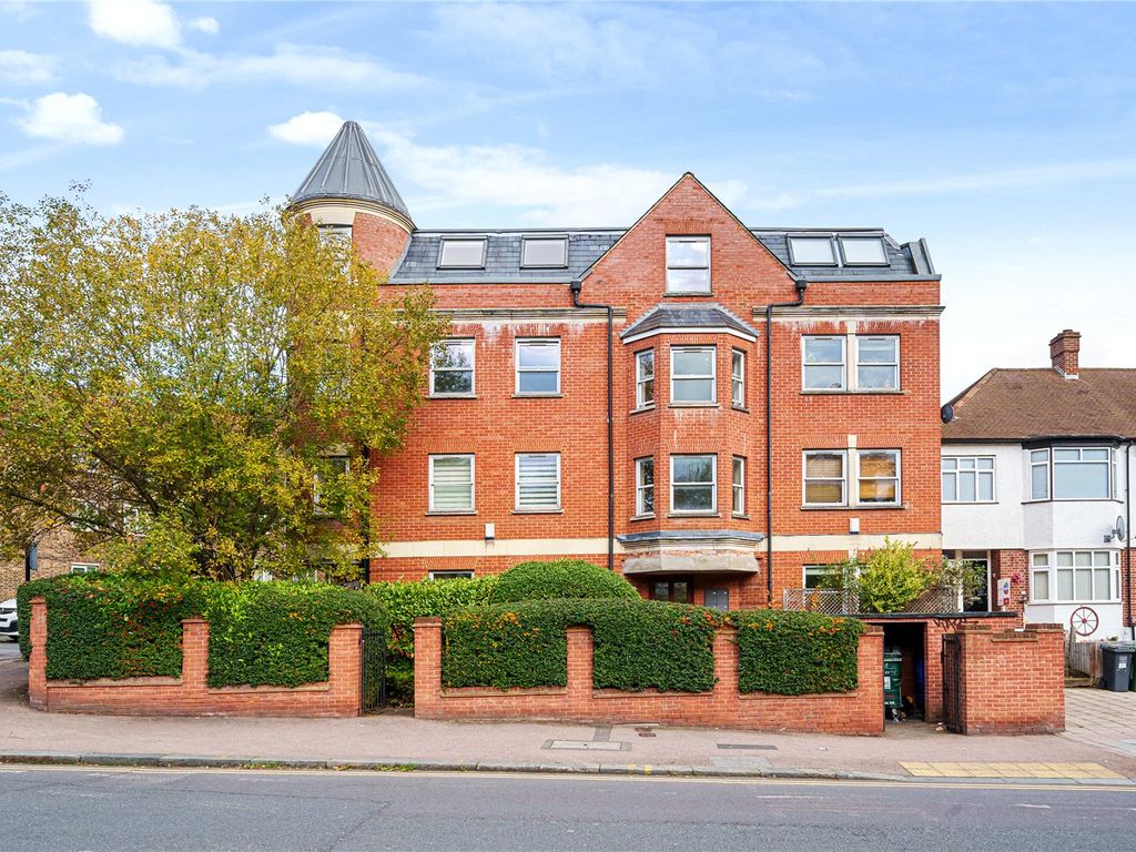 2 bed flat for sale in Kirkdale, London SE26, £400,000