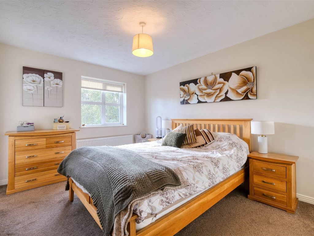 4 bed detached house for sale in Radlow Crescent, Marston Green, Birmingham B37, £400,000