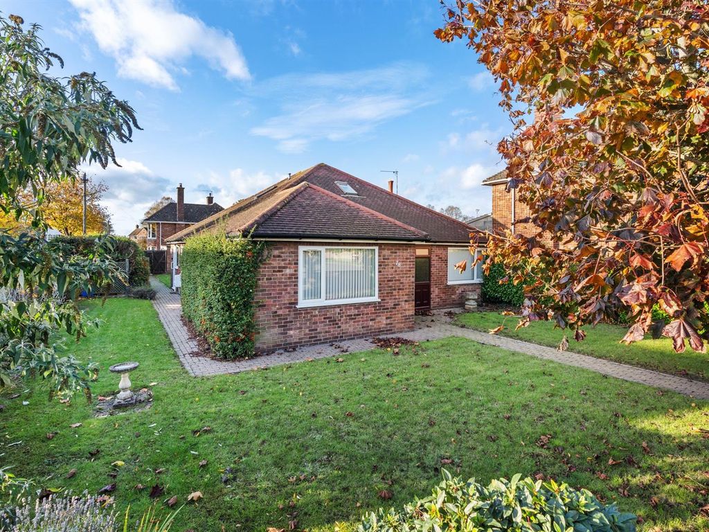 3 bed detached bungalow for sale in Welsford Road, Eaton Rise, Norwich NR4, £475,000