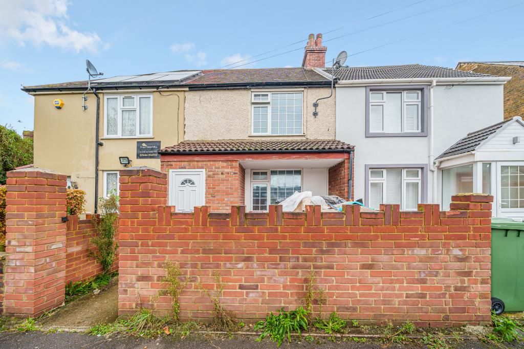 2 bed terraced house for sale in Slough, Berkshire SL1, £350,000