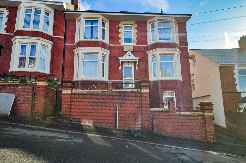 1 bed flat to rent in St. Johns Road, Newport NP19, £650 pcm