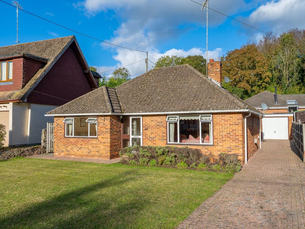 3 bed bungalow for sale in The Quarries, Boughton Monchelsea, Maidstone ME17, £425,000