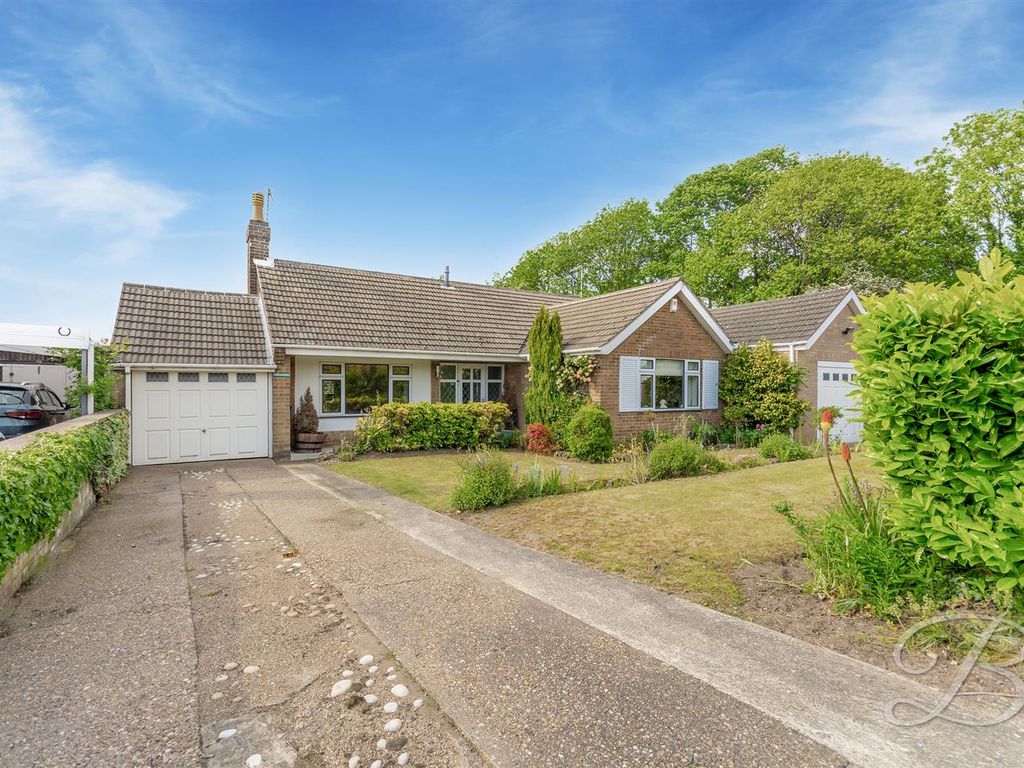 3 bed detached bungalow for sale in Clipstone Drive, Forest Town, Mansfield NG19, £340,000